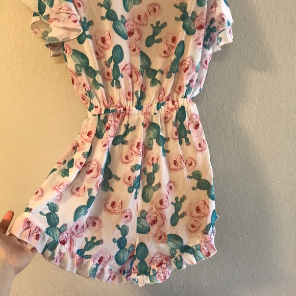 South Beach tie front beach romper in cactus rose print - Picture 5 of 8